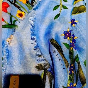 Gucci scarf